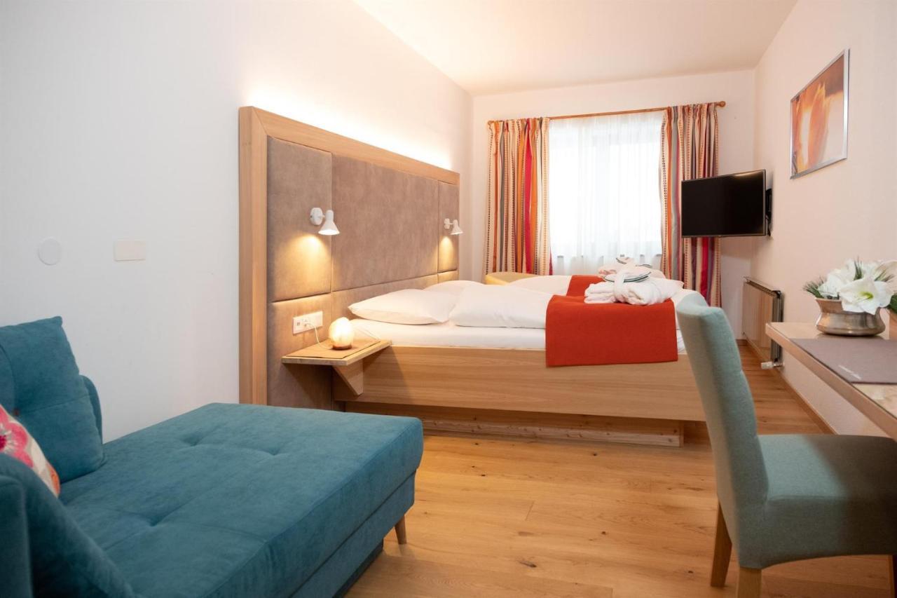 Santner, Hotel Eugendorf Eksteriør bilde