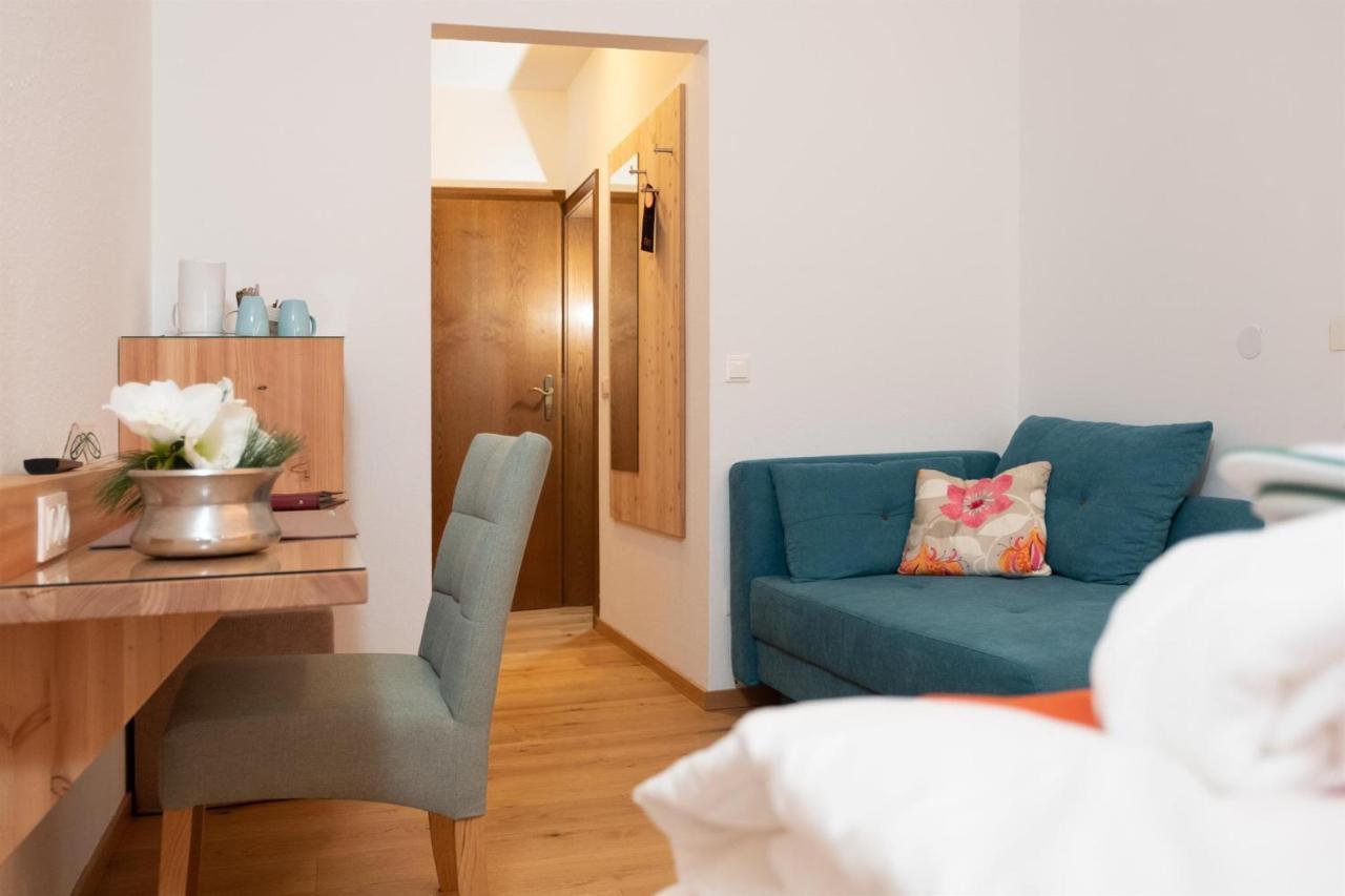 Santner, Hotel Eugendorf Eksteriør bilde