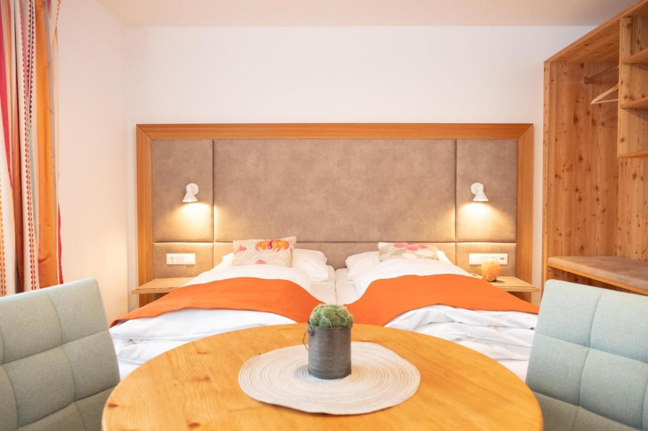 Santner, Hotel Eugendorf Eksteriør bilde