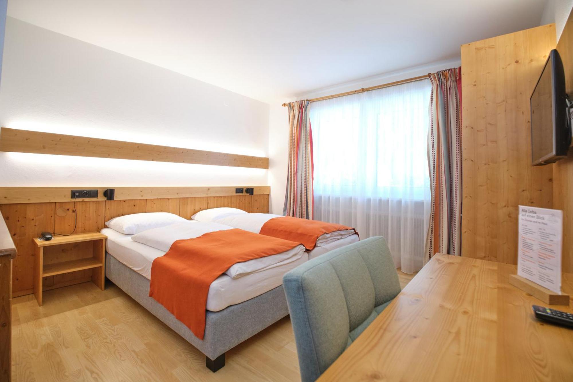 Santner, Hotel Eugendorf Eksteriør bilde