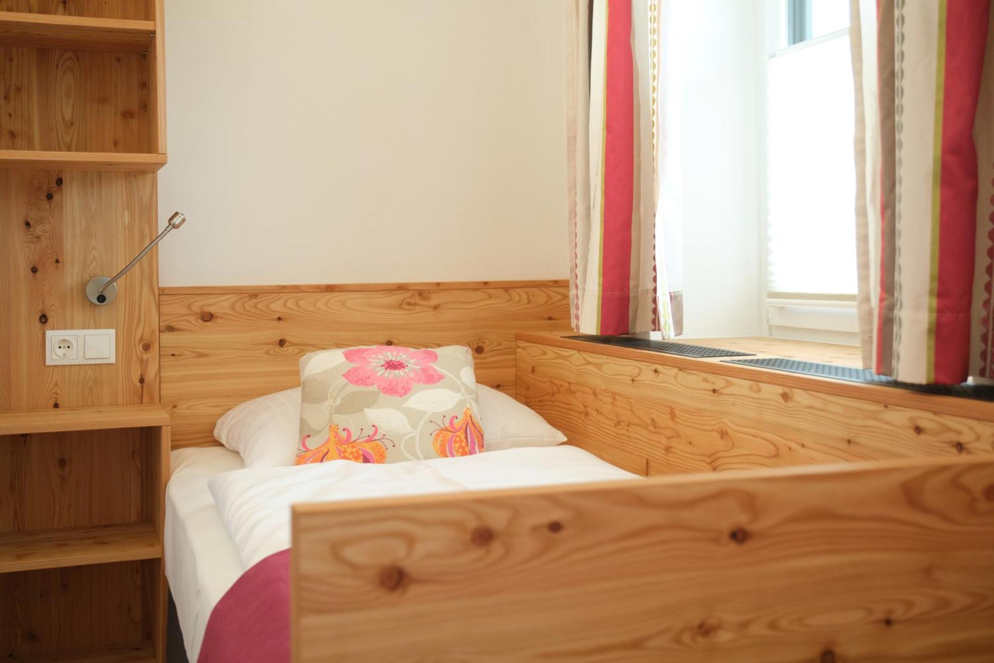 Santner, Hotel Eugendorf Eksteriør bilde