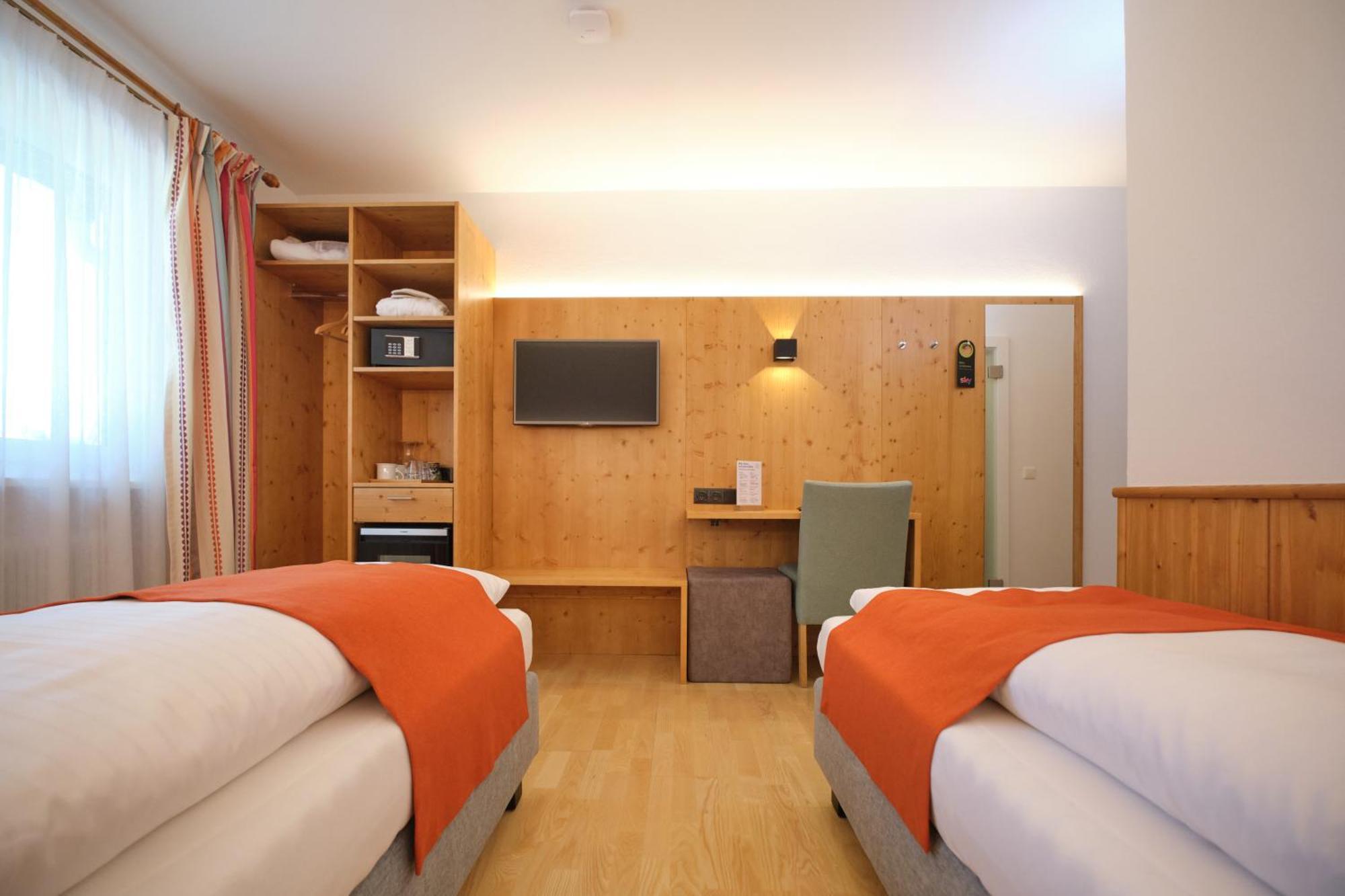 Santner, Hotel Eugendorf Eksteriør bilde