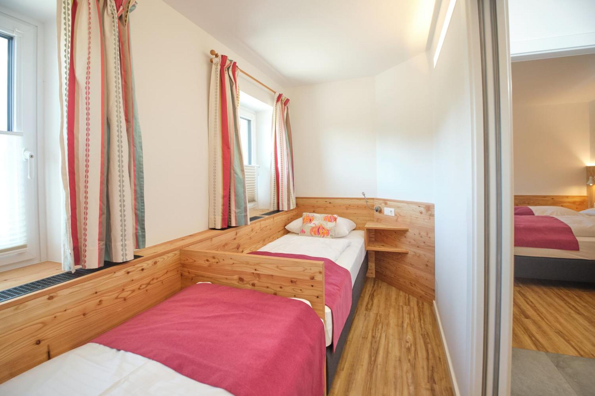 Santner, Hotel Eugendorf Eksteriør bilde