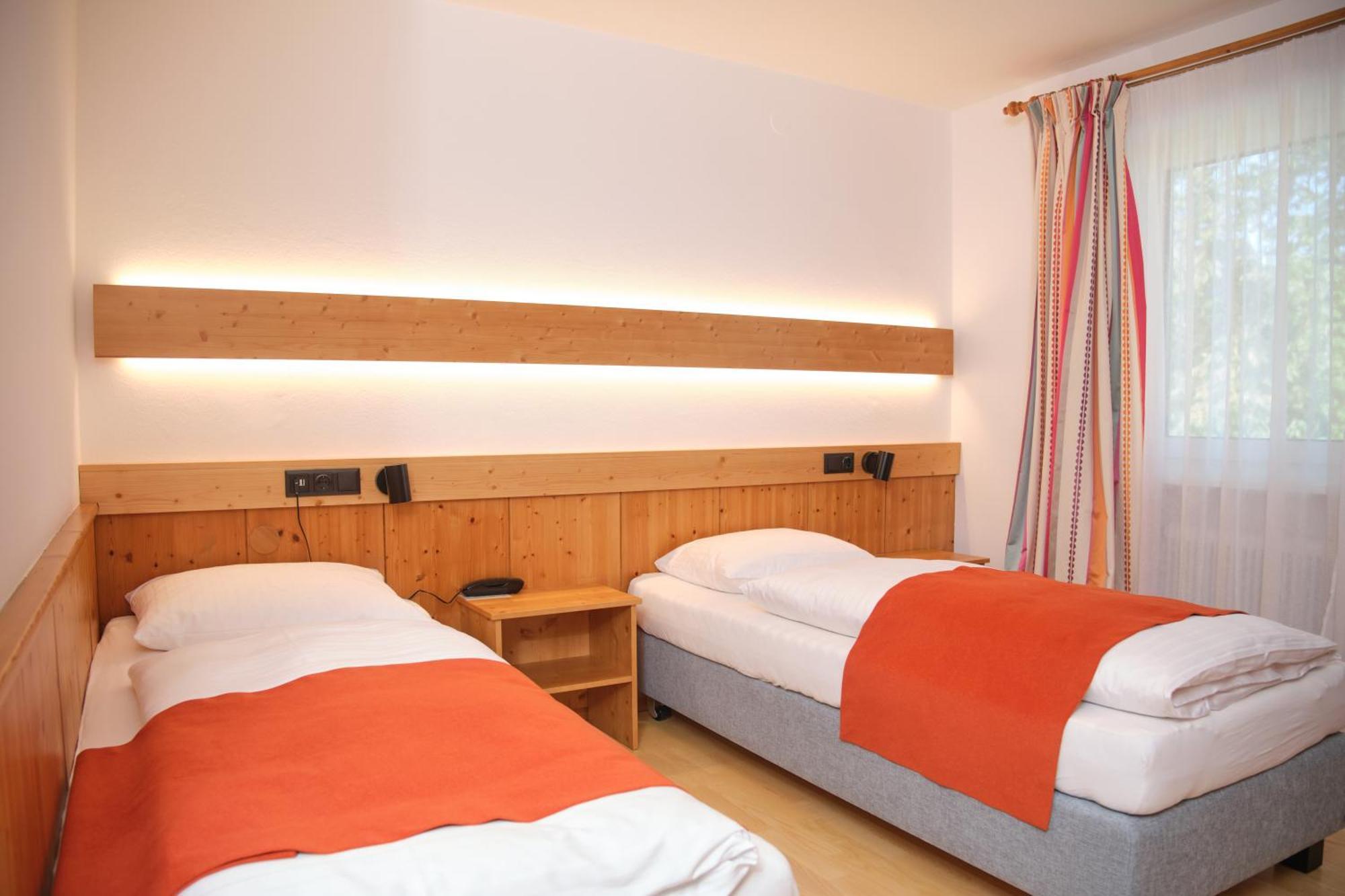 Santner, Hotel Eugendorf Eksteriør bilde