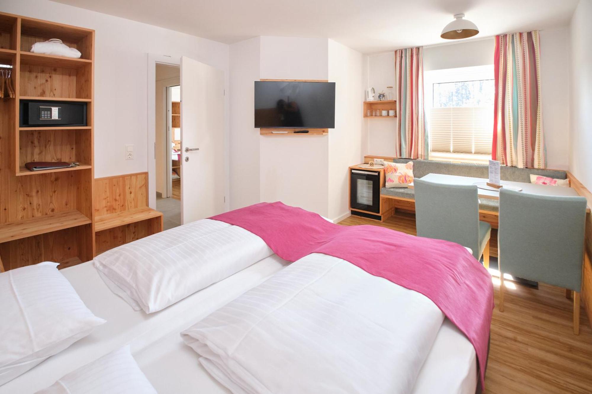 Santner, Hotel Eugendorf Eksteriør bilde