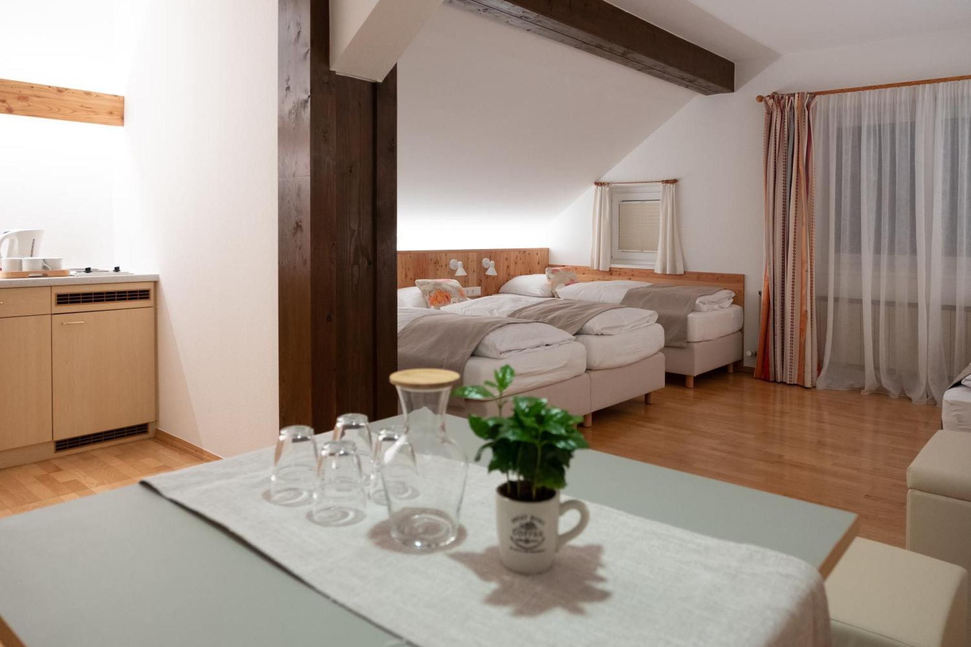 Santner, Hotel Eugendorf Eksteriør bilde