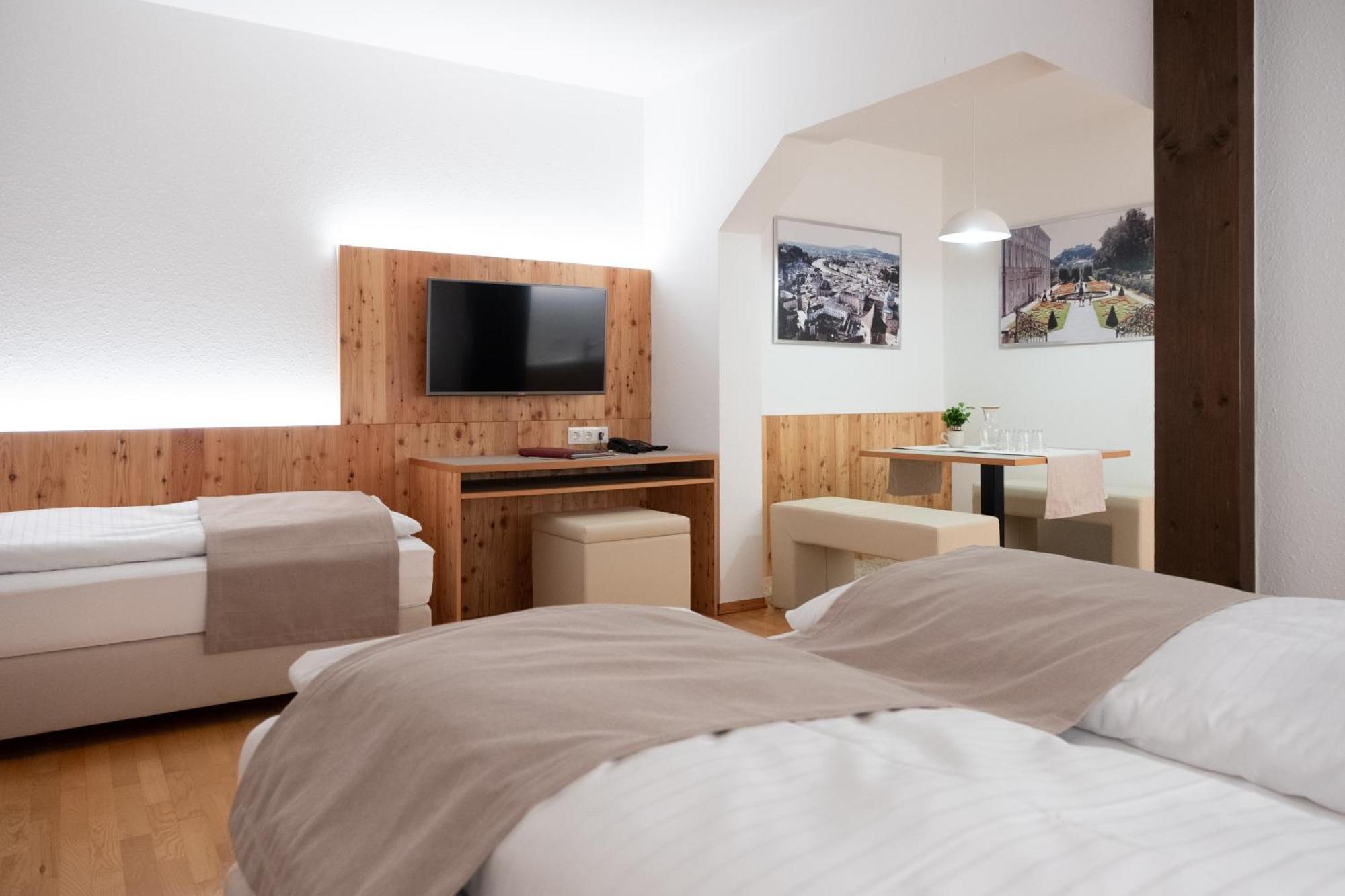 Santner, Hotel Eugendorf Eksteriør bilde